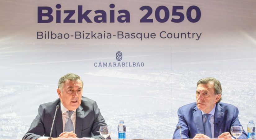 Jon Azua presenta una visión de la Bizkaia del futuro en los Viernes de la Cámara