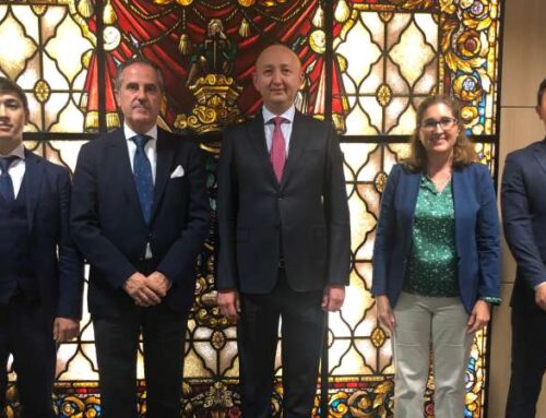 El embajador de Kazajistán visita la Cámara de Comercio de Bilbao para estrechar lazos comerciales con Bizkaia