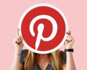 Pinterest Shopping permite a las empresas crear catálogos de productos que los usuarios pueden explorar y donde pueden comprar directamente sin salir de la plataforma.