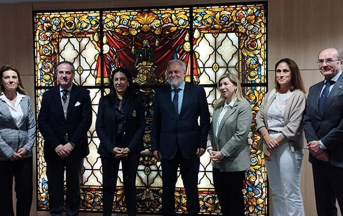 La embajadora de Turquía visita la Cámara de Comercio de Bilbao para ahondar las relaciones comerciales entre ambas regiones